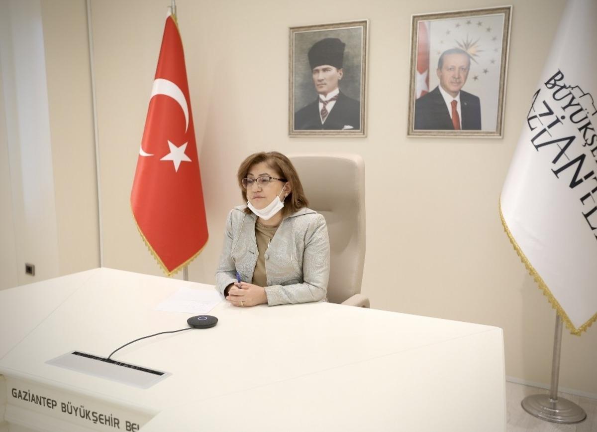 T&uuml;rkiye&rsquo;nin salgınla m&uuml;cadelesine Brezilya Belediyeler Birliği&rsquo;nden &ouml;vg&uuml;