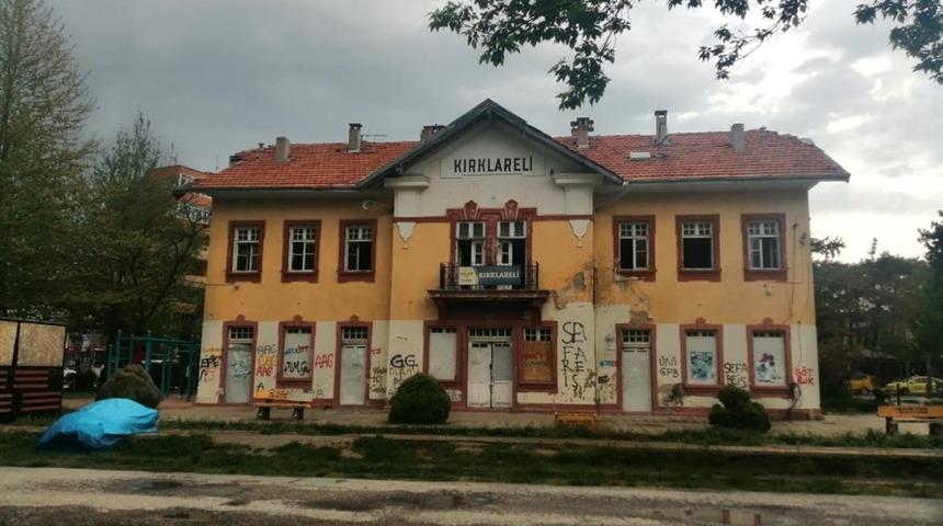 Tarihi gar binasının restorasyonu başlıyor