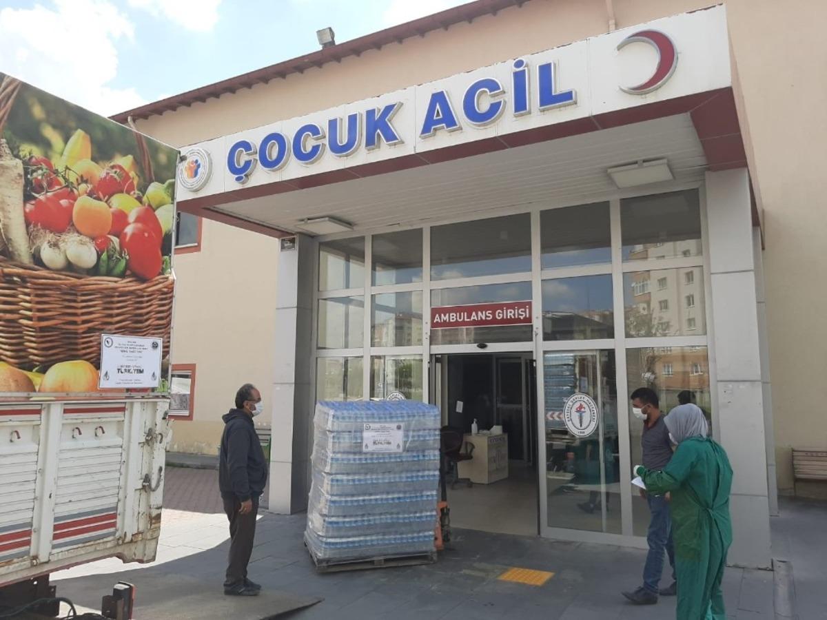 466 yıllık vakıftan sağlık &ccedil;alışanlarına su desteği