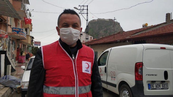 Afyonkarahisar’da Kızılay yağmur çamur demeden yardımları ulaştırıyor G4