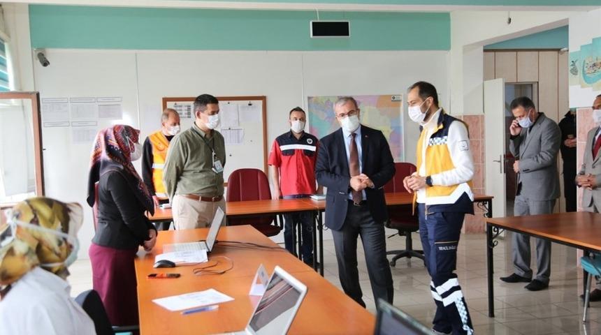 Vali Toraman, Pandemi Operasyon Merkezi&rsquo;ni ziyaret etti