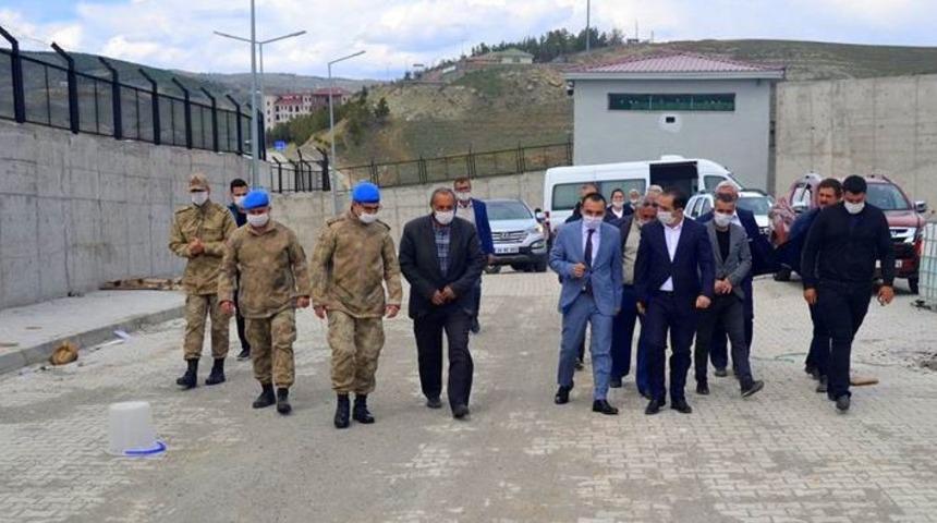 Kaymakam Kaykaç, ilçede yapımı devam eden tesisleri inceledi