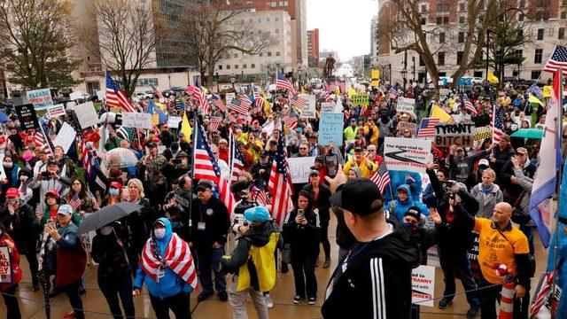 ABD'nin Michigan eyaletinde salgına yönelik önlemler protesto edilmişti.