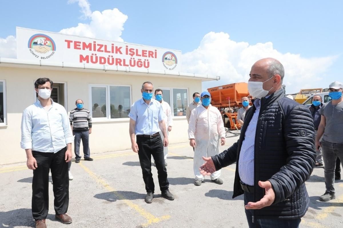 Başkan S&ouml;ğ&uuml;t 1 Mayıs&rsquo;ta temizlik iş&ccedil;ilerini ziyaret etti