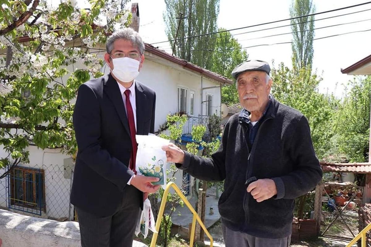 Yerli ve milli el dezenfektanı Bakan D&ouml;nmez&rsquo;in memleketinde dağıtılmaya başlandı