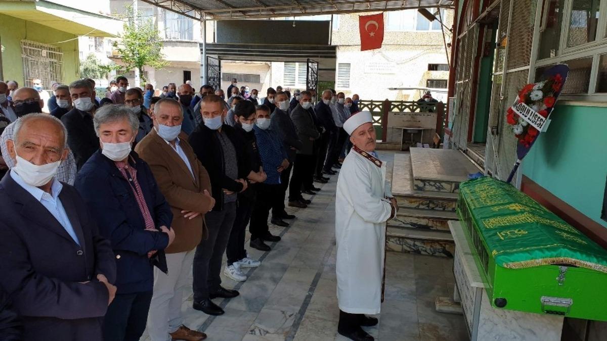 M&uuml;d&uuml;r Şimşek&rsquo;in babası toprağa verildi