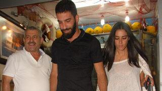 Arda Turan, yıldırım nikahının sinyalini verdi