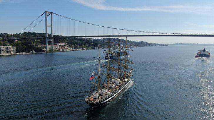 Tarihi yelkenli tekrar Boğaz'dan geçti G2