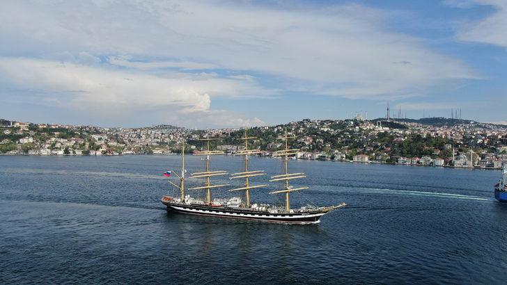 Tarihi yelkenli tekrar Boğaz'dan geçti G3