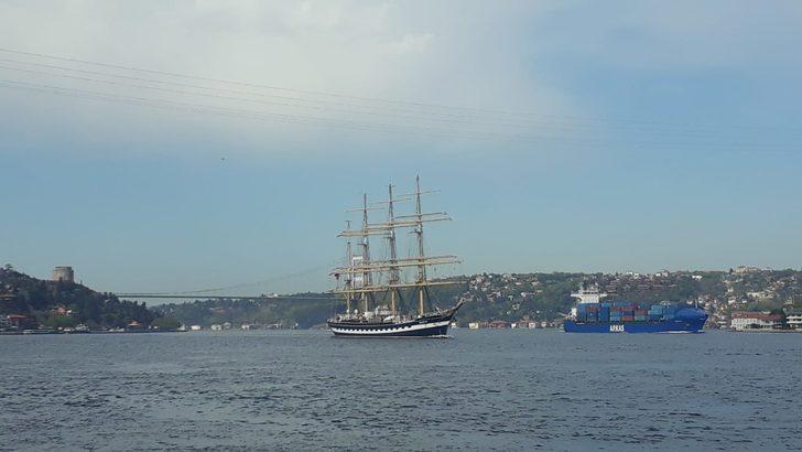 Tarihi yelkenli tekrar Boğaz'dan geçti G5