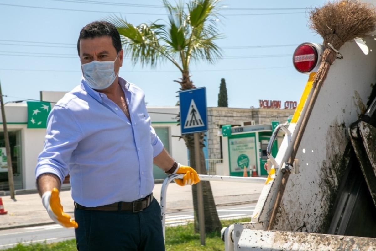 Başkan Aras, iş&ccedil;ilerin bayramını kutladı