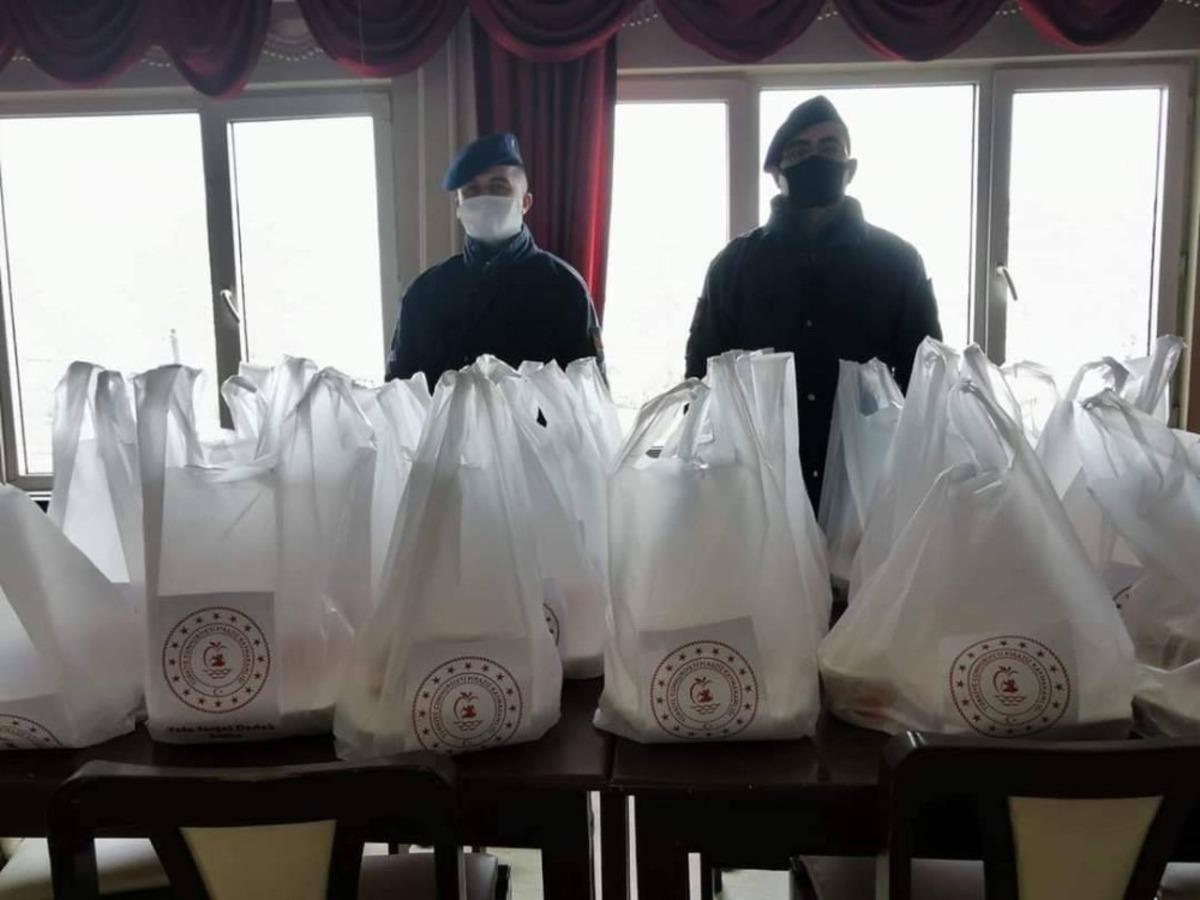 Piraziz&rsquo;de 65 yaş &uuml;st&uuml; ve yalnız yaşayan ihtiya&ccedil; sahipleri unutulmadı