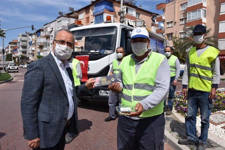 Salihli’de sosyal mesafeli, hediye çekli kutlama G4