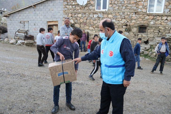 Hizan Müftülüğünden ihtiyaç sahibi 150 aileye yardım G3