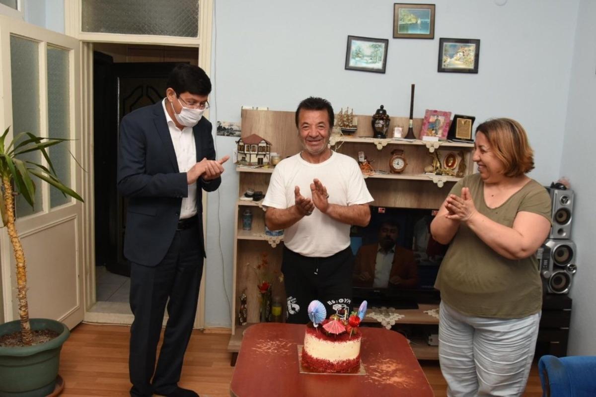 Başkan &Ouml;zcan 1 Mayıs&rsquo;ta doğan emek&ccedil;ileri unutmadı
