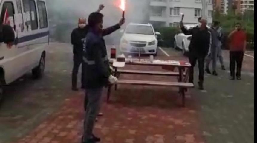 Mersin'de belediyenin temizlik iş&ccedil;ilerine '1 Mayıs' s&uuml;rprizi