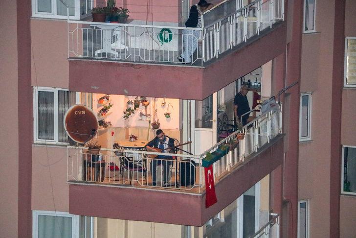 1 Mayıs balkon ve pencerelerde kutlandı  G2