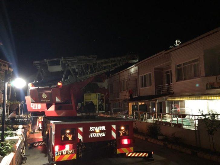 Silivri’de çatı yangını G1