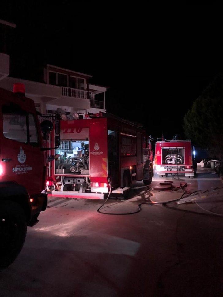 Silivri’de çatı yangını G5