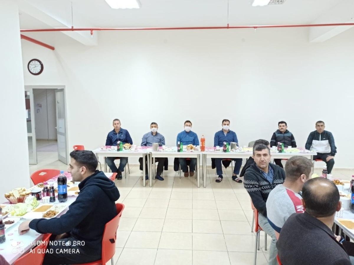 Başsavcı D&ouml;nmez, izolasyon s&uuml;recindeki infaz koruma memurlarıyla iftar yaptı