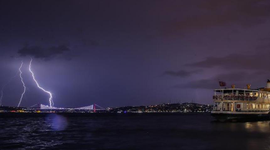 Meteoroloji'den İstanbul i&ccedil;in g&ouml;k g&uuml;r&uuml;lt&uuml;l&uuml; sağanak yağış uyarısı! (2 Mayıs 2020 hava durumu)