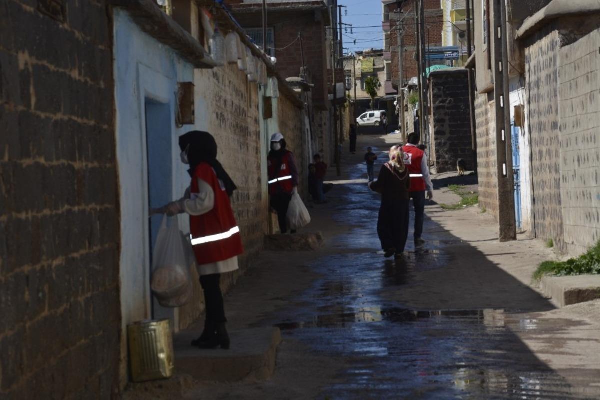 Kızılay&rsquo;dan vatandaşlara Ramazan pidesi ikramı