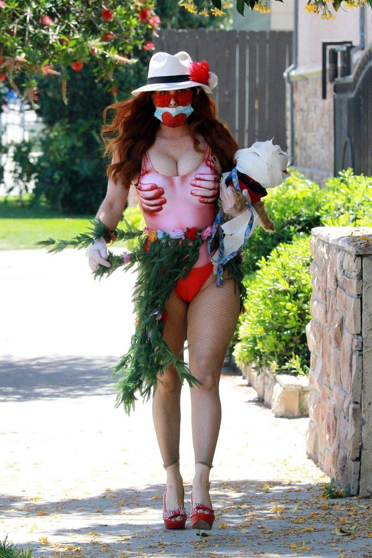 Phoebe Price hula kızı oldu  G2