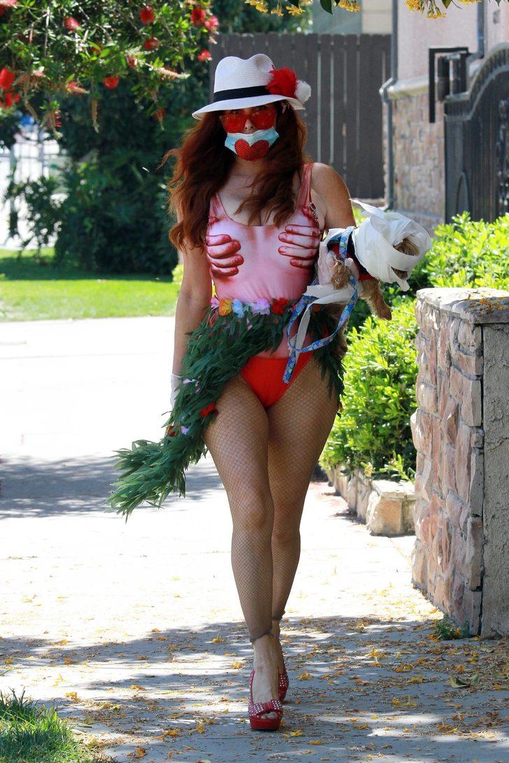 Phoebe Price hula kızı oldu  G4