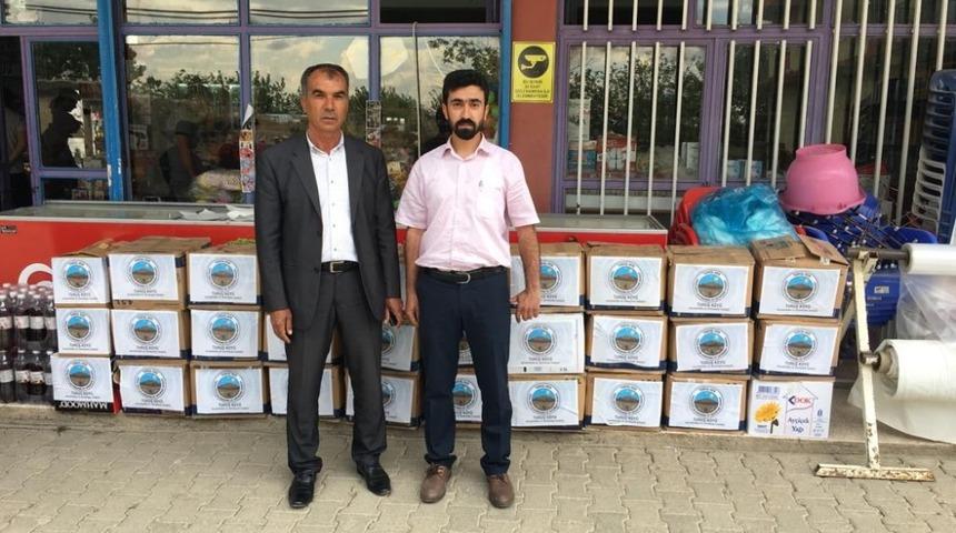 Kurdukları dernekle k&ouml;ylerine yardımda bulundular