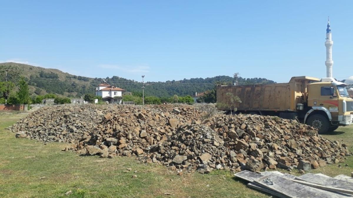 Ortaca&rsquo;da futbol sahası &ccedil;alışmaları başladı