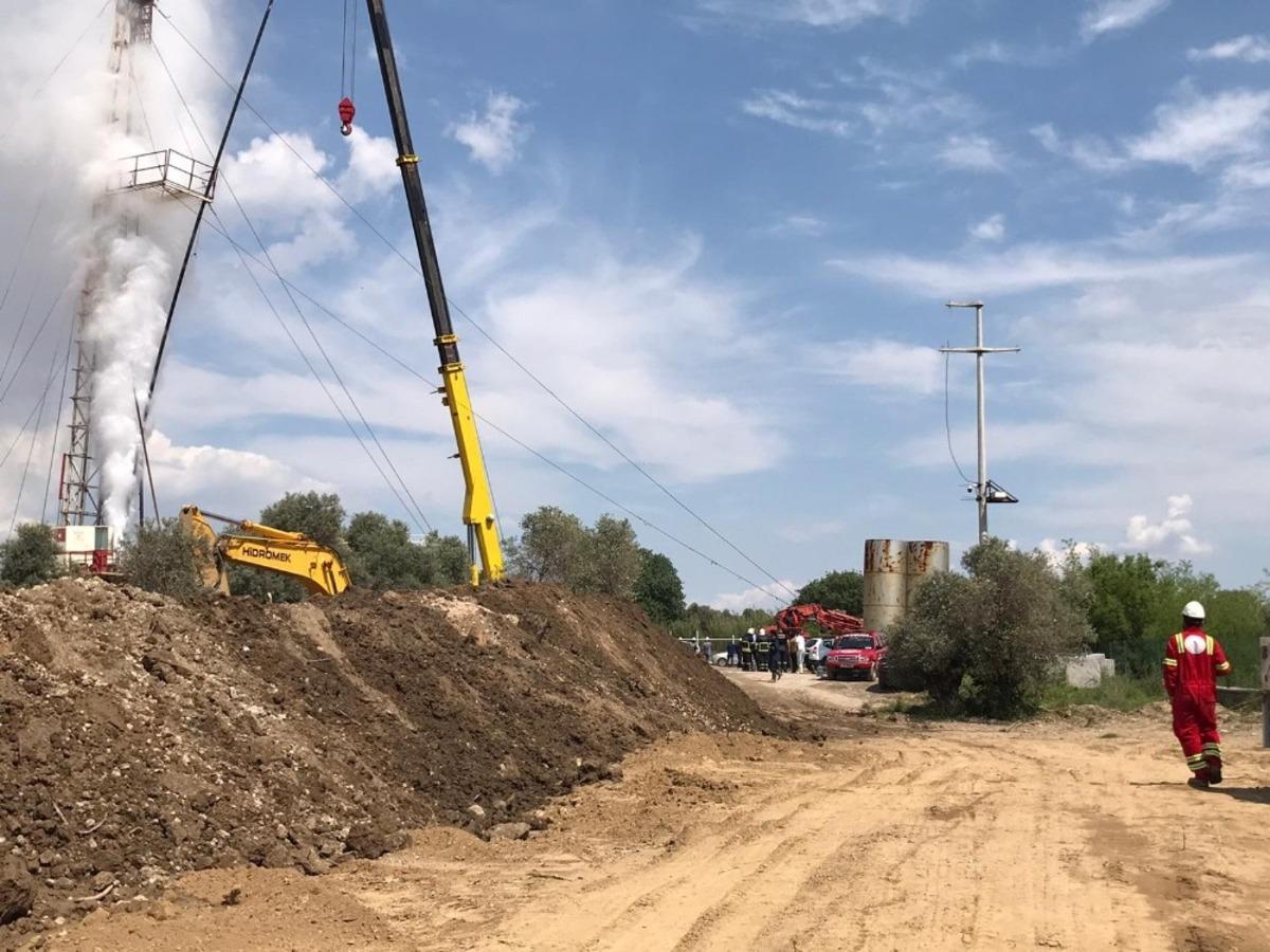 Başkan Atay jeotermal patlamanın meydana geldiği sahada inceleme yaptı