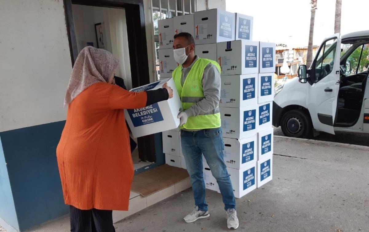 Akdeniz&rsquo;de 30 bin adet Ramazan kolisinin dağıtımına başlandı