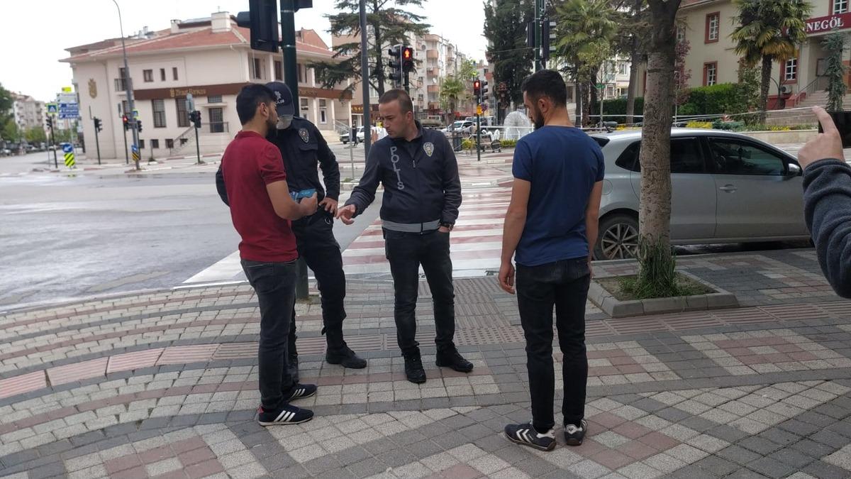 Dışarı &ccedil;ıktığı i&ccedil;in para cezası yiyen kardeşler: Zaten birka&ccedil; tane cezam var