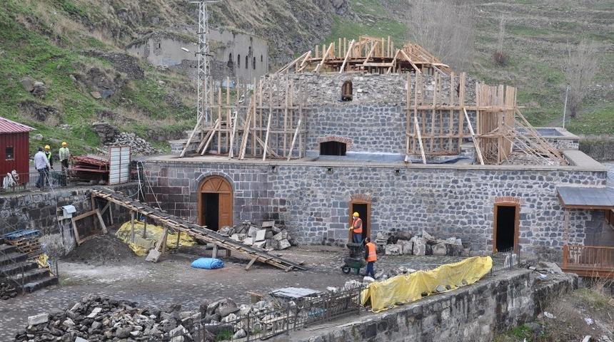 Kars’ta tarihi Mazlumağa Hamamı’nın restorasyon çalışmaları başladı
