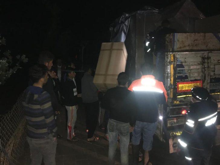 Sağanaktan etkilenen tarım işçilerine yatak ve battaniye yardımı G3