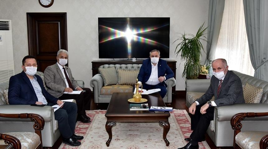 Karaman&rsquo;da korona vir&uuml;sle m&uuml;cadele değerlendirildi