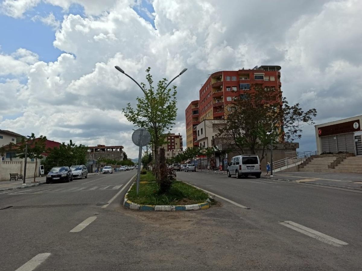Gerc&uuml;ş&rsquo;te cadde, sokak ve parklar boş kaldı