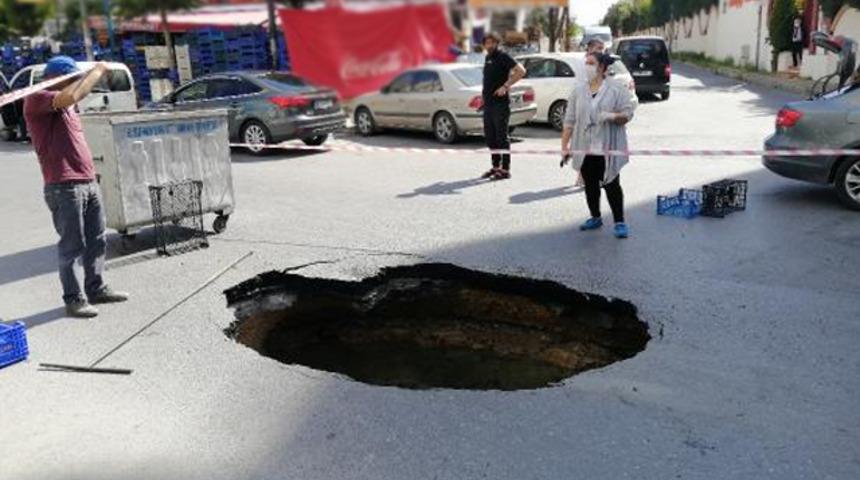 Esenyurt'ta yol &ccedil;&ouml;kt&uuml;! 