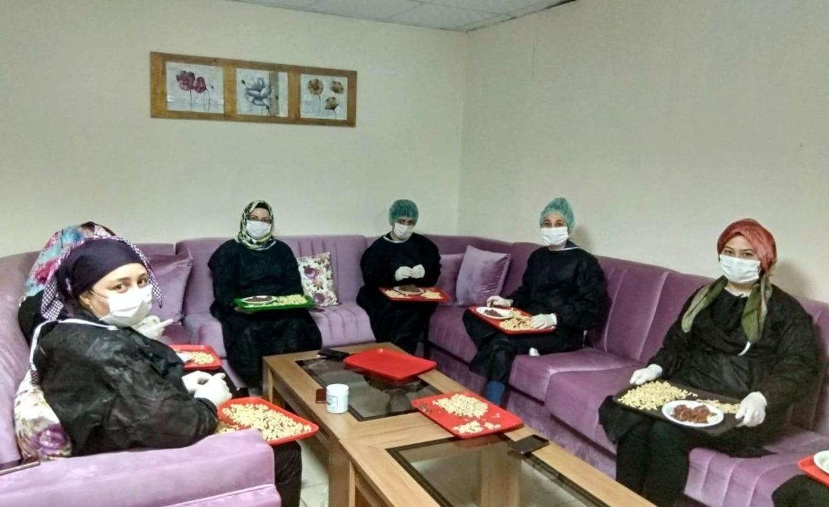 Karantinadaki vatandaşlara &rsquo;Mantı&rsquo; ikramı