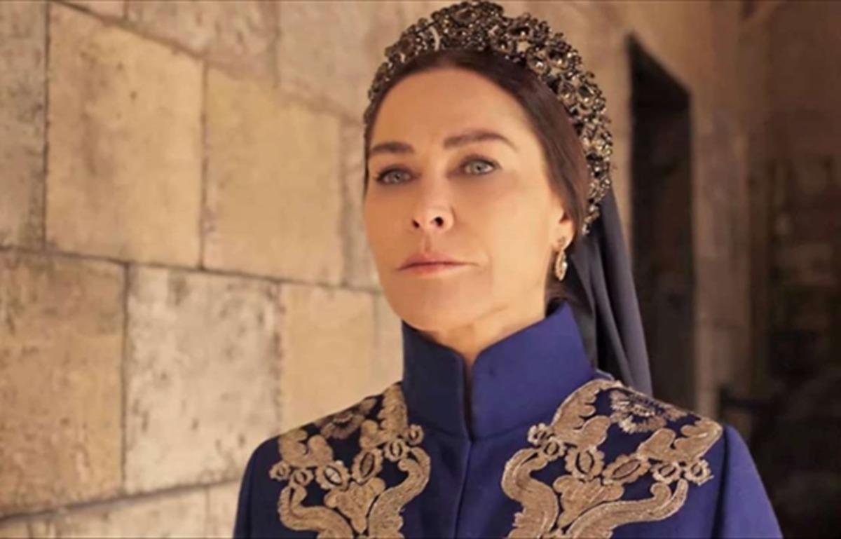 H&uuml;lya Avşar'dan dudak u&ccedil;uklatan talep! &Uuml;cretini ikiye katladı