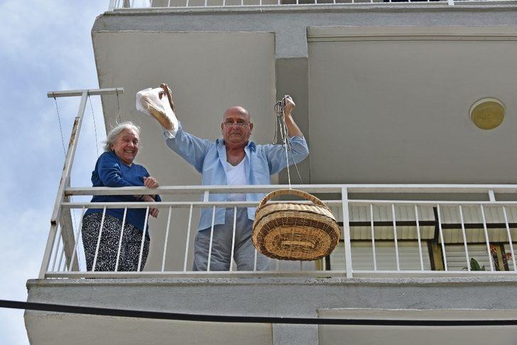 Mahallelerde ekmek ve pide satışı yapılıyor G1