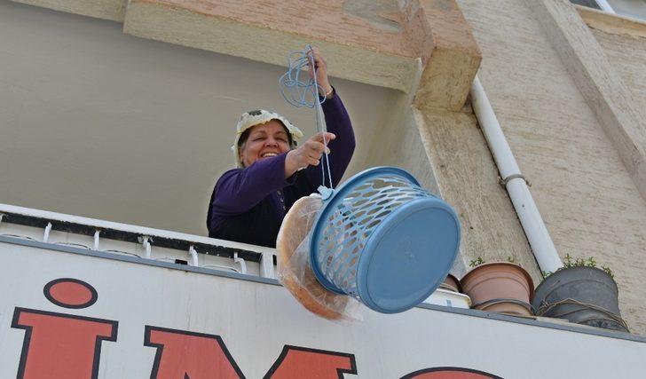 Mahallelerde ekmek ve pide satışı yapılıyor G4