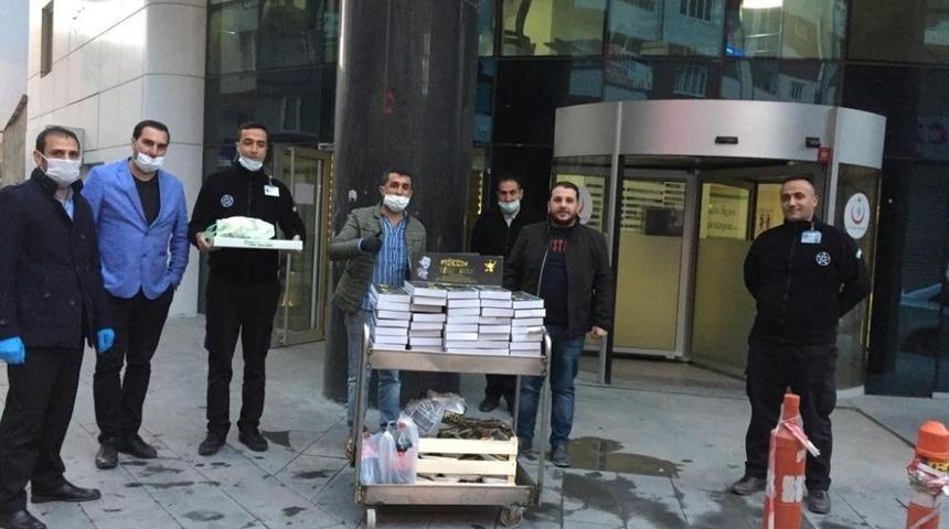 Vanlı esnaftan sağlık &ccedil;alışanlarına iftar