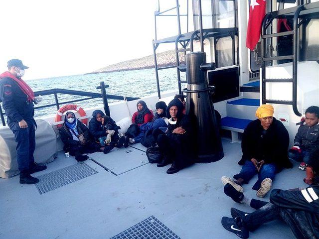 Çeşme’deki adaya sığınan göçmenleri Sahil Güvenlik kurtardı