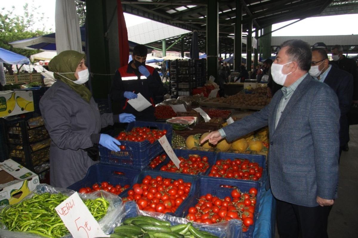 Isparta&rsquo;da ilk kez kurulan pazarda fiyat denetimi yapıldı, esnafın ateşi &ouml;l&ccedil;&uuml;ld&uuml;