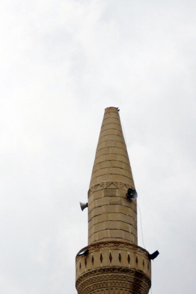 Minareye yıldırım düştü