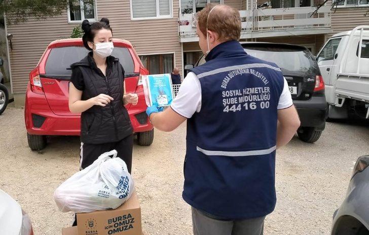 Bursa’da 3 bin kitap hediye edildi G2