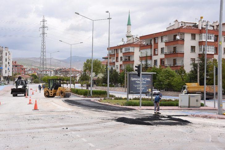 Konya Büyükşehir Belediyesi vatandaşlar evdeyken kavşaklarda düzenleme yapıyor G3