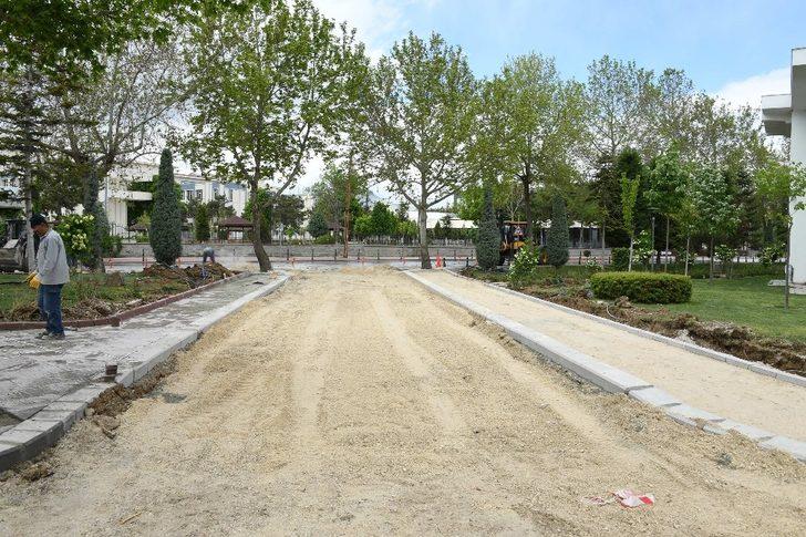 Konya Büyükşehir Belediyesi vatandaşlar evdeyken kavşaklarda düzenleme yapıyor G5