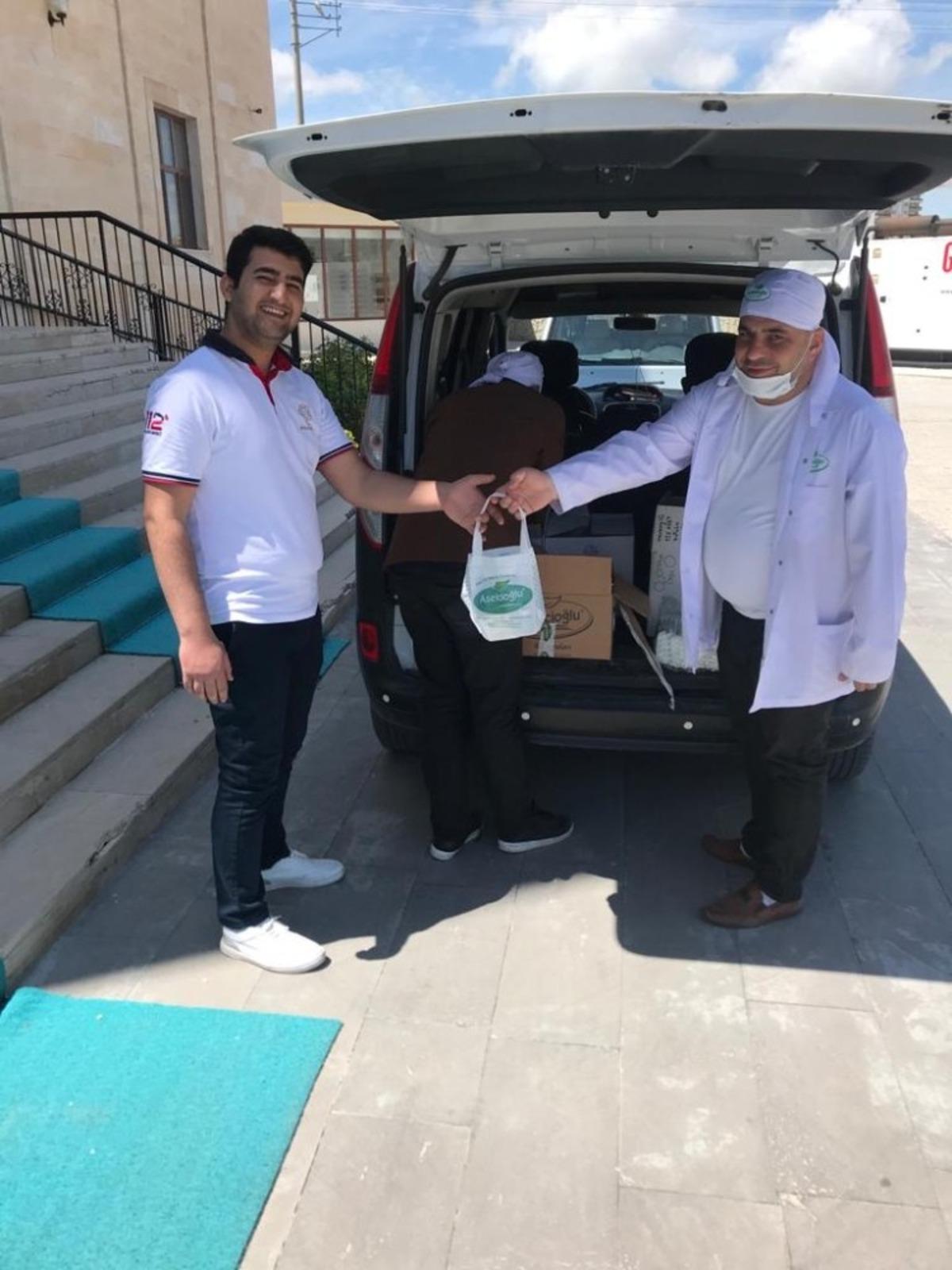 Aselcioğlu Sabunculuk sağlık &ccedil;alışanlarına hijyen paketi hediye etti